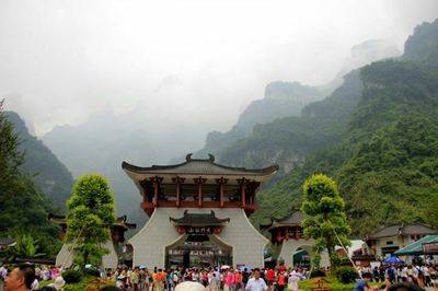 土家老院子景点,土家院子位于张家界鸬鹚弯大桥附近的十字路口,院子装修非常独特,在.【携程攻略】