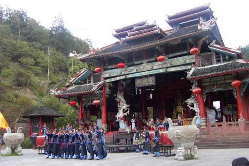 张家界土司王宫-老院子-市博物馆-军声画院一日游(滚动发班-随到随发-探索土家文化奥秘)