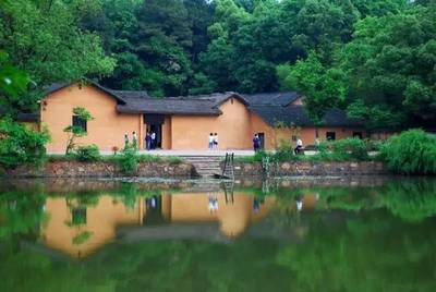 【爱湖南铂钻湖南】长沙、韶山、田家老院子、森林公园、袁家界、杨家界、玻璃桥、魅力湘西、天门山、凤凰